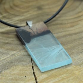 колие от смола и дърво