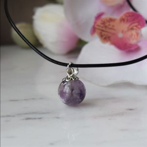 колие с  мини сфера от смола и Аметист