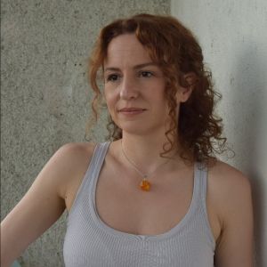колие от смола и цвете сфера с листенца "Невен"
