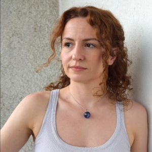 колие от смола и цвете сфера с  листенца от "Синчец"